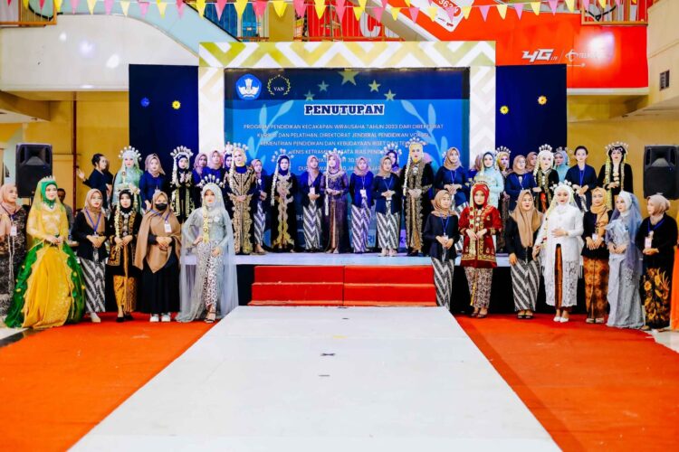 PROGRAM PKW TAHUN 2023 PROGRAM TATA RIAS PENGANTIN SOLO PUTRI MUSLIM MODIFIKASI